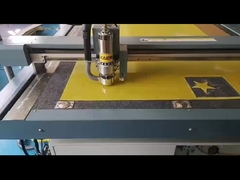 विज्ञापन कंपनियों के काटने के कार्य के लिए 1500*900 मिमी फ्लैटबेड टेम्पलेट कटर मशीन